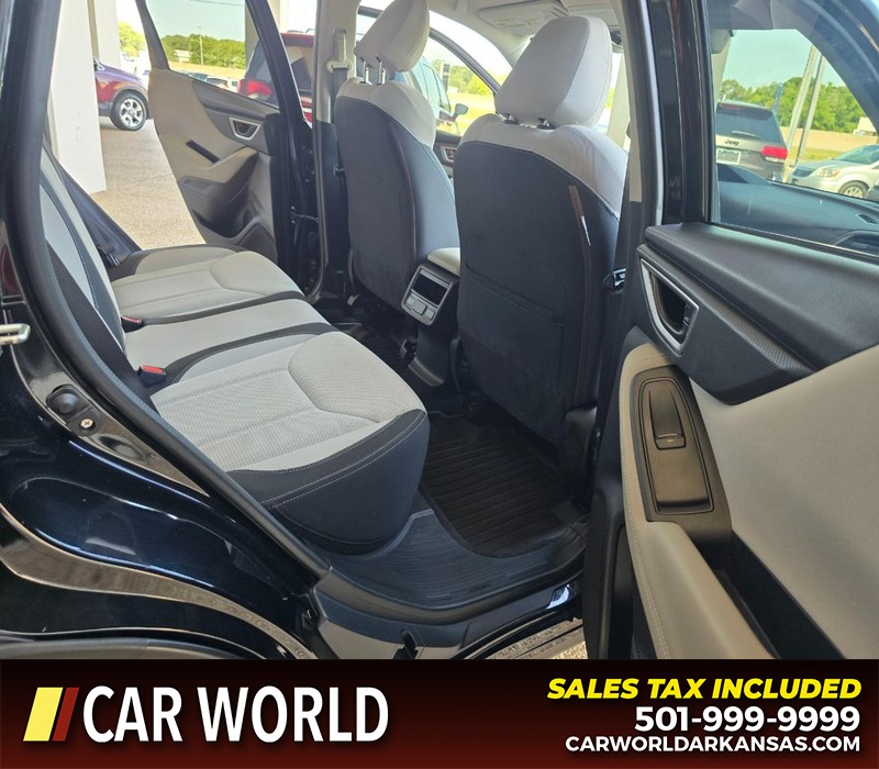 Subaru Forester Vehicle Full-screen Gallery Image 12