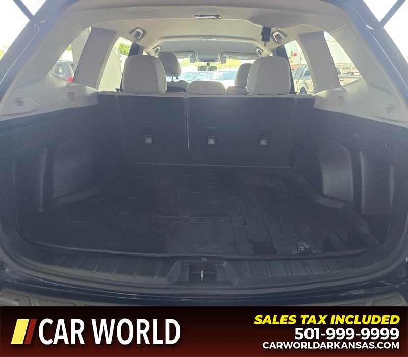 Subaru Forester Vehicle Full-screen Gallery Image 13