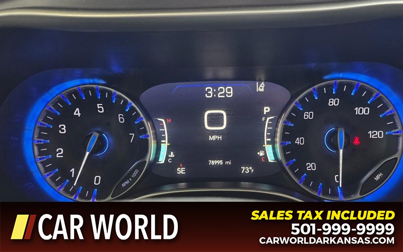 Chrysler Pacifica Vehicle Full-screen Gallery Image 22