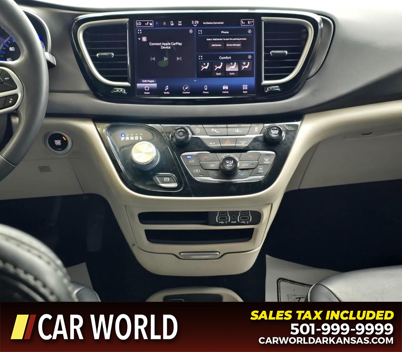 Chrysler Pacifica Vehicle Full-screen Gallery Image 23