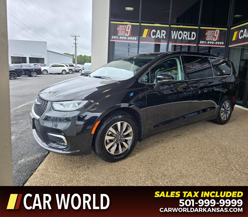 Chrysler Pacifica Vehicle Full-screen Gallery Image 3