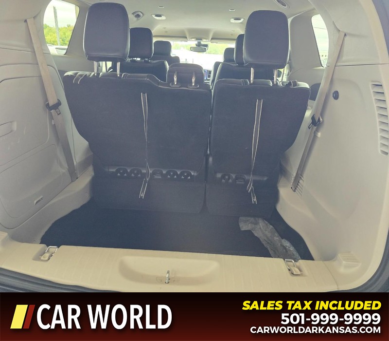 Chrysler Pacifica Vehicle Full-screen Gallery Image 17