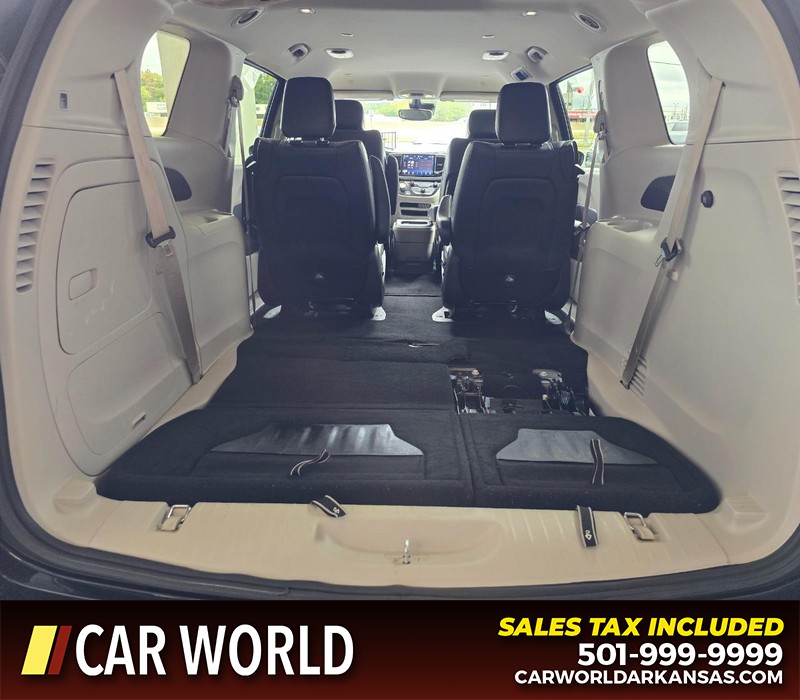 Chrysler Pacifica Vehicle Full-screen Gallery Image 18