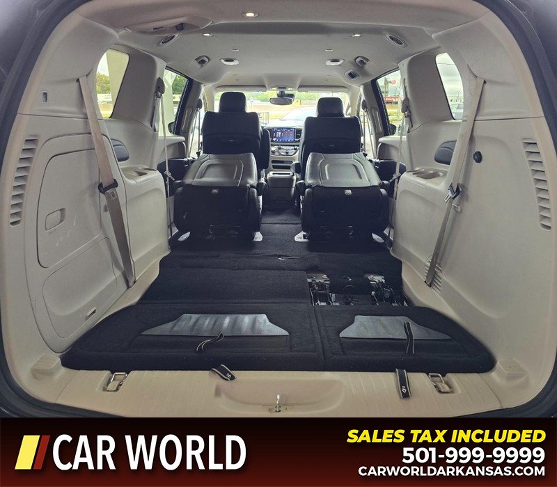 Chrysler Pacifica Vehicle Full-screen Gallery Image 19
