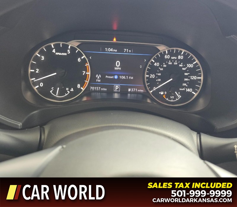Nissan Altima Vehicle Full-screen Gallery Image 17