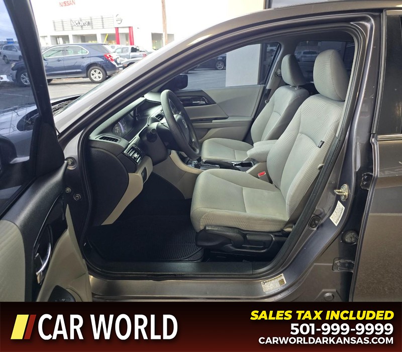 Honda Accord Sedan Vehicle Full-screen Gallery Image 8