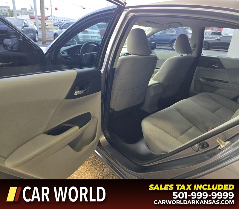 Honda Accord Sedan Vehicle Full-screen Gallery Image 9