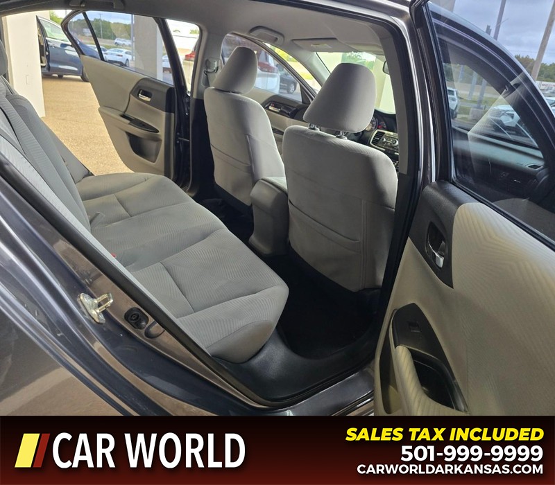 Honda Accord Sedan Vehicle Full-screen Gallery Image 12