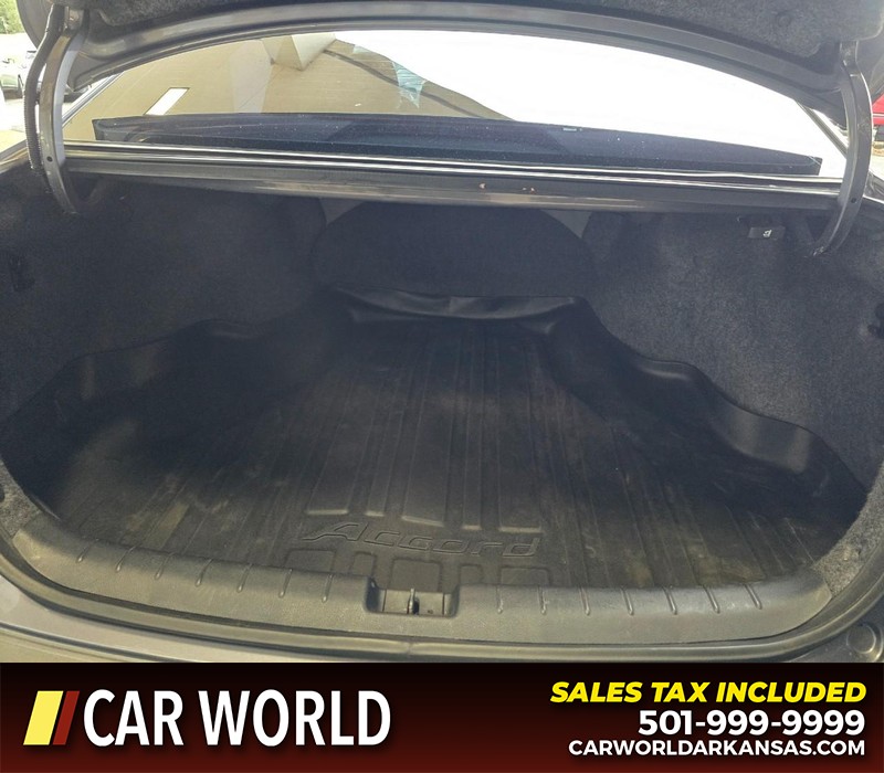 Honda Accord Sedan Vehicle Full-screen Gallery Image 13