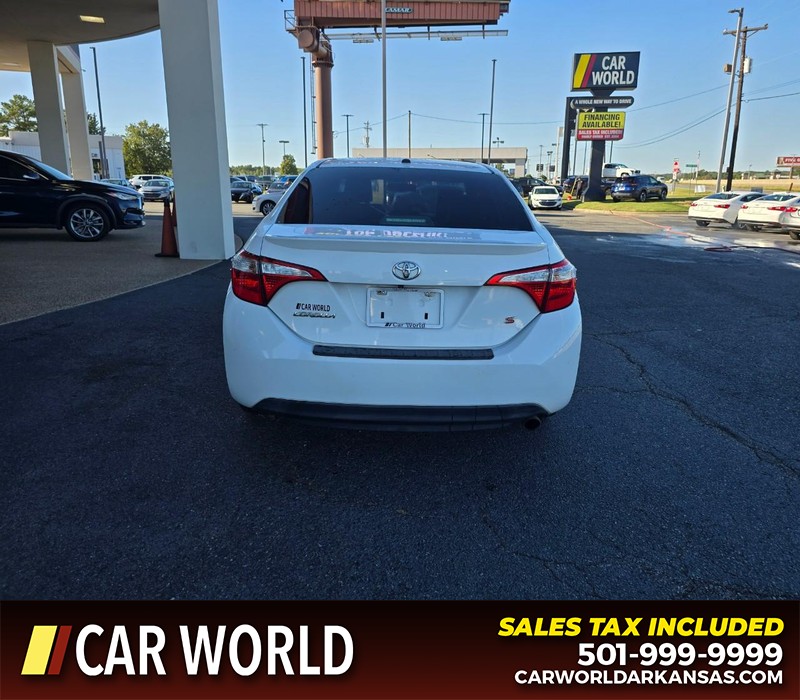 Toyota Corolla Vehicle Full-screen Gallery Image 5