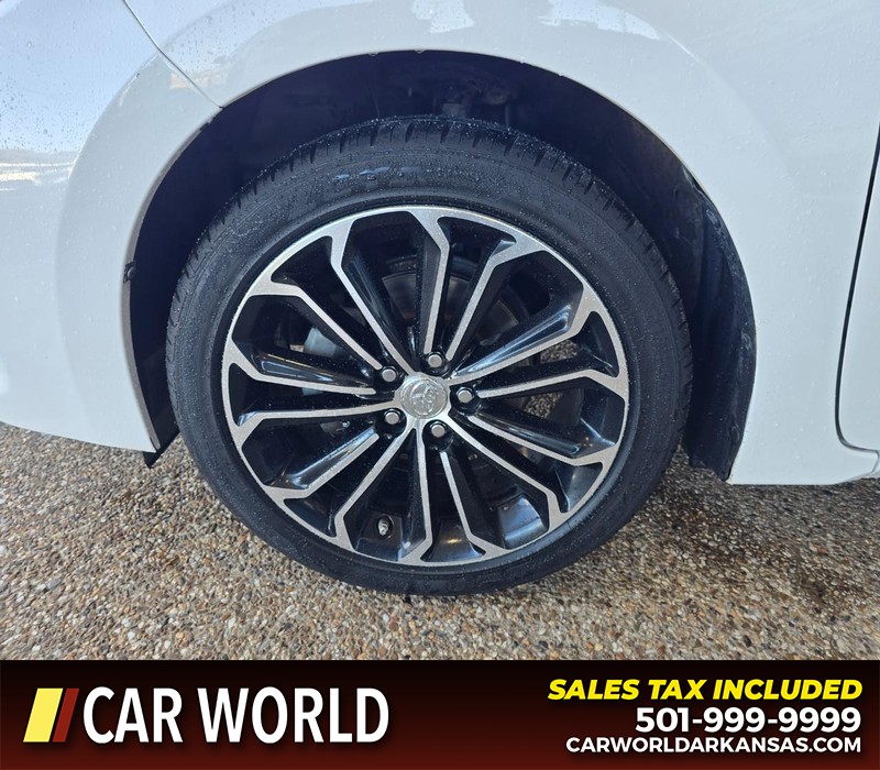Toyota Corolla Vehicle Full-screen Gallery Image 6