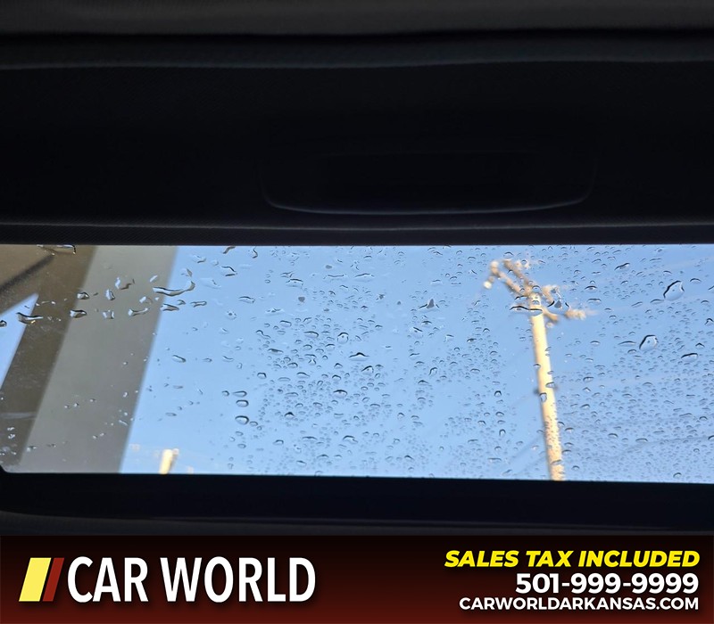 Toyota Corolla Vehicle Full-screen Gallery Image 19