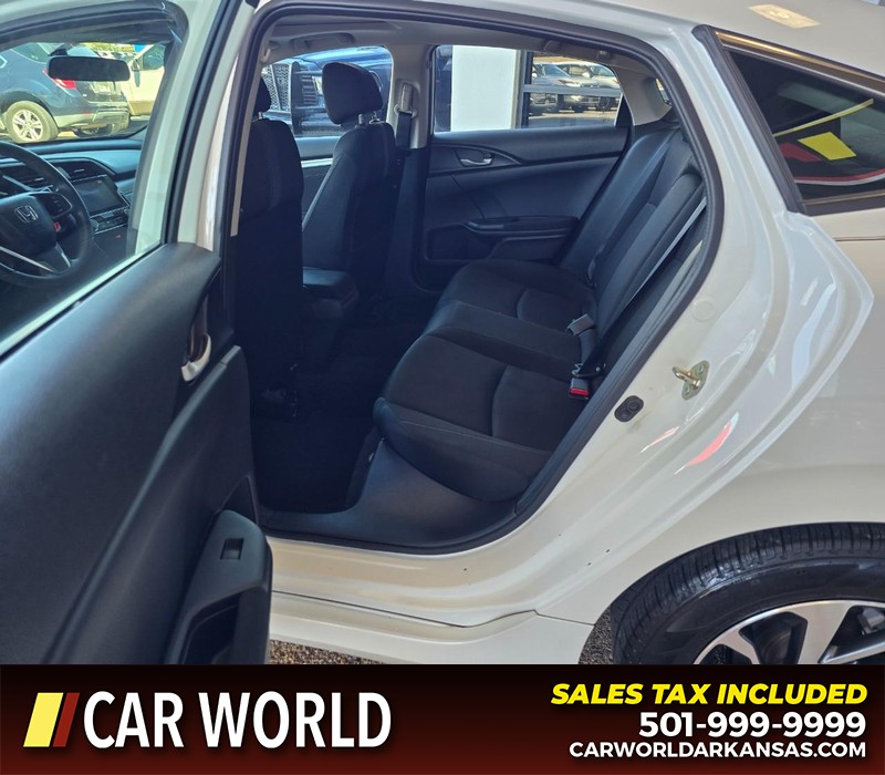 Honda Civic Sedan Vehicle Full-screen Gallery Image 10