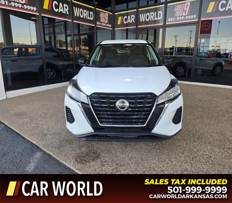 Nissan Kicks Vehicle Full-screen Gallery Image 2