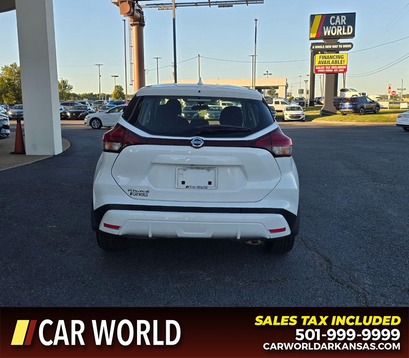 Nissan Kicks Vehicle Full-screen Gallery Image 5