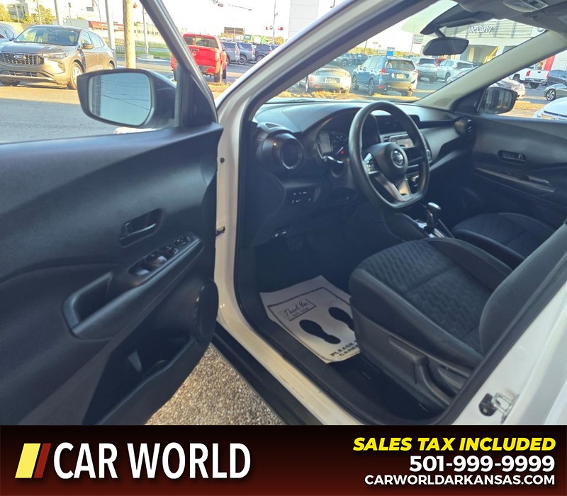 Nissan Kicks Vehicle Full-screen Gallery Image 7
