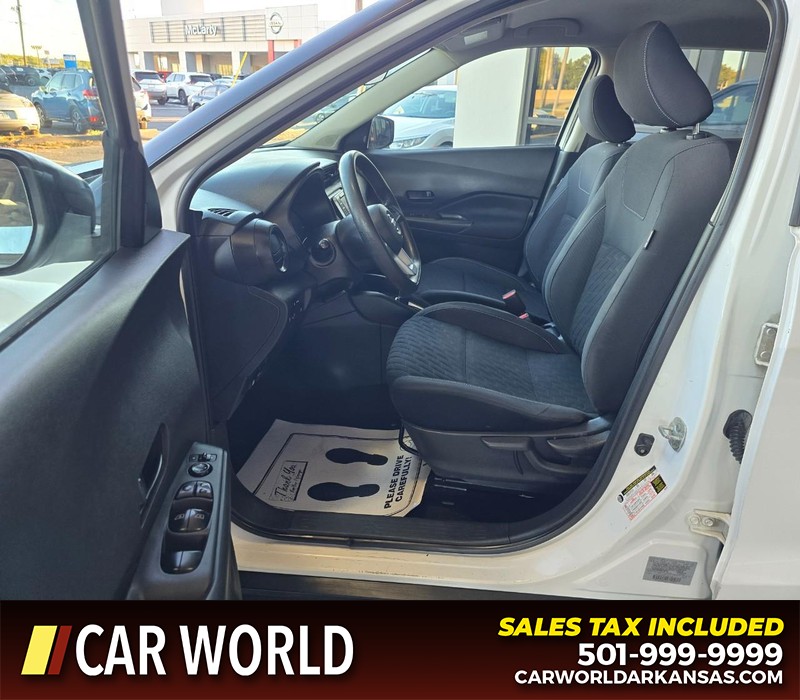 Nissan Kicks Vehicle Full-screen Gallery Image 8