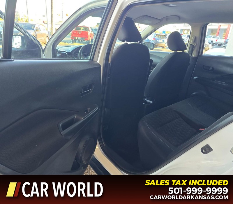 Nissan Kicks Vehicle Full-screen Gallery Image 9