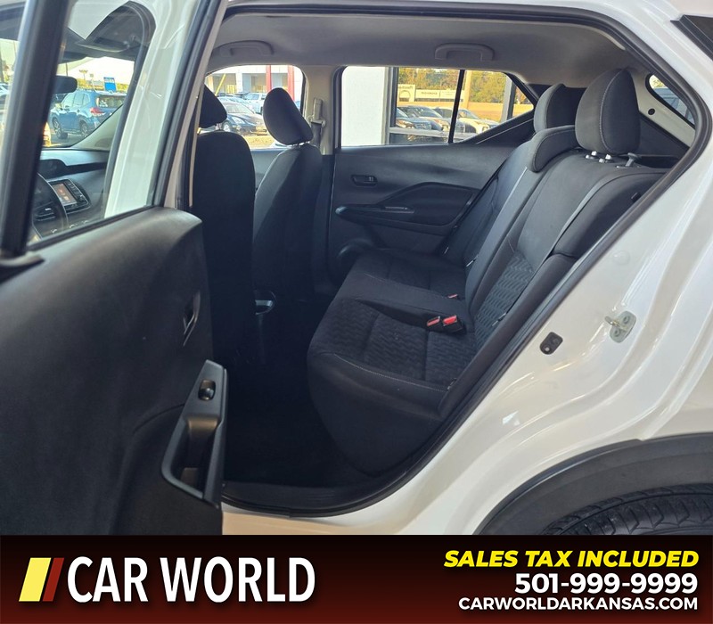 Nissan Kicks Vehicle Full-screen Gallery Image 10