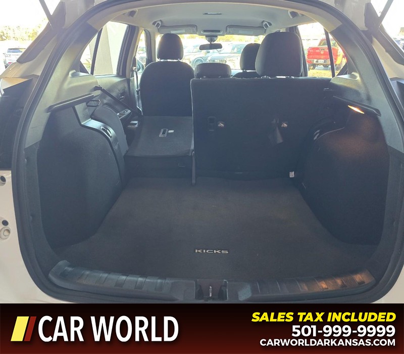 Nissan Kicks Vehicle Full-screen Gallery Image 14