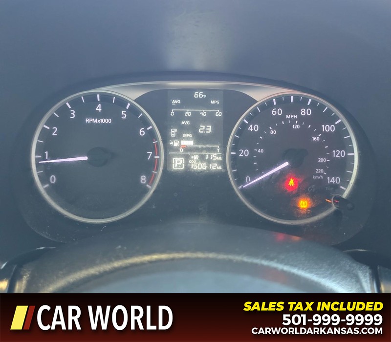 Nissan Kicks Vehicle Full-screen Gallery Image 17
