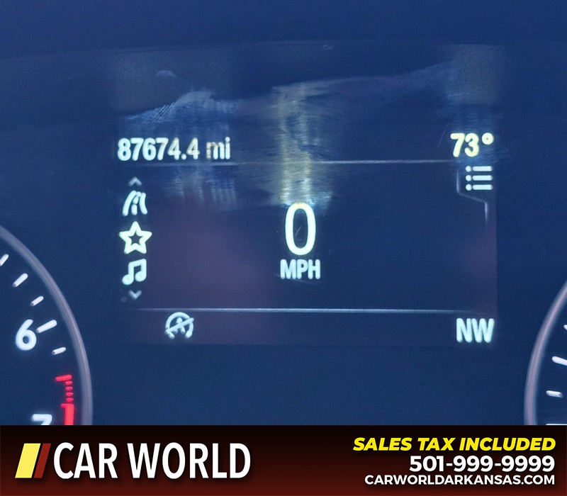 Ford EcoSport Vehicle Full-screen Gallery Image 16