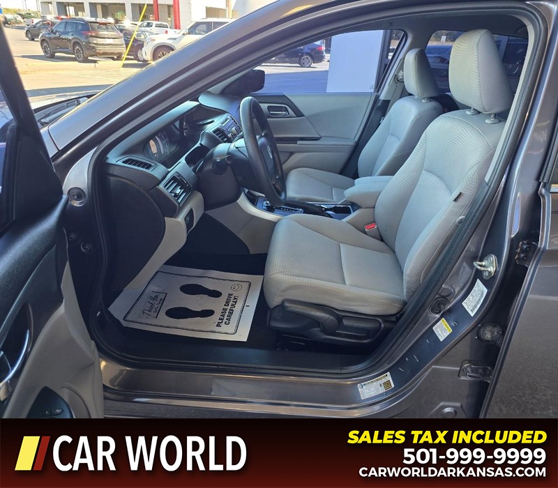 Honda Accord Sedan Vehicle Full-screen Gallery Image 8