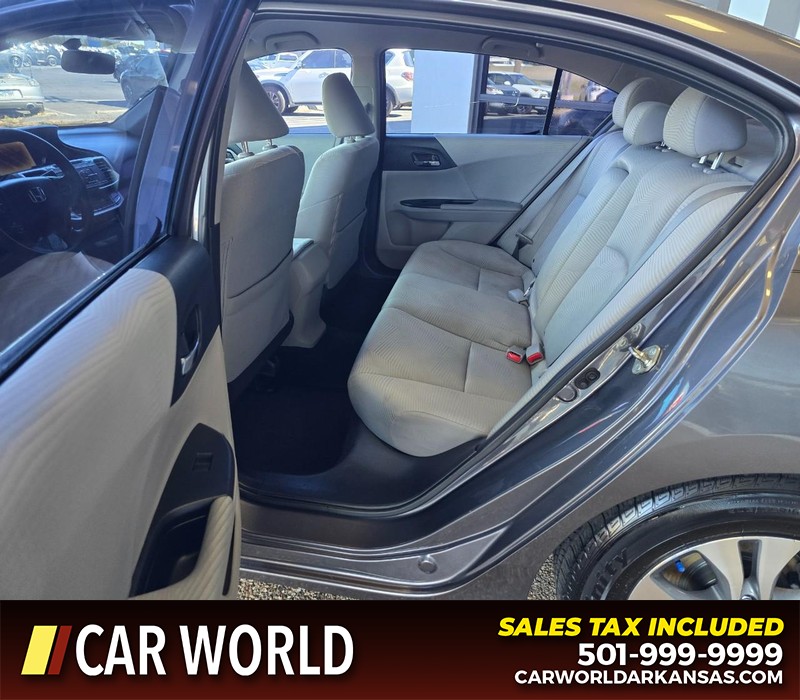 Honda Accord Sedan Vehicle Full-screen Gallery Image 10