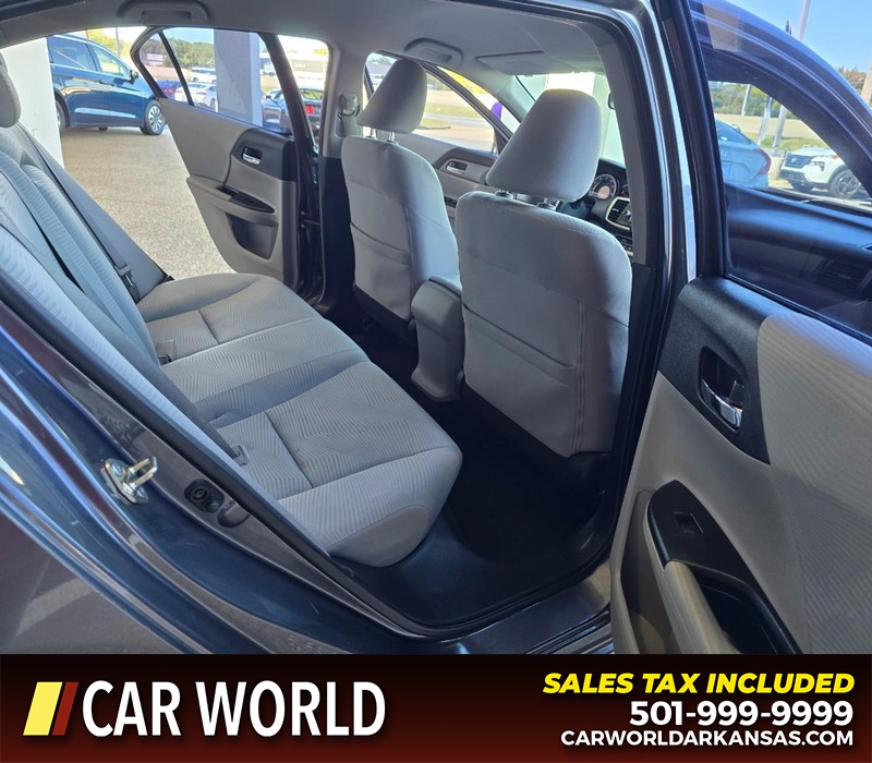 Honda Accord Sedan Vehicle Full-screen Gallery Image 12