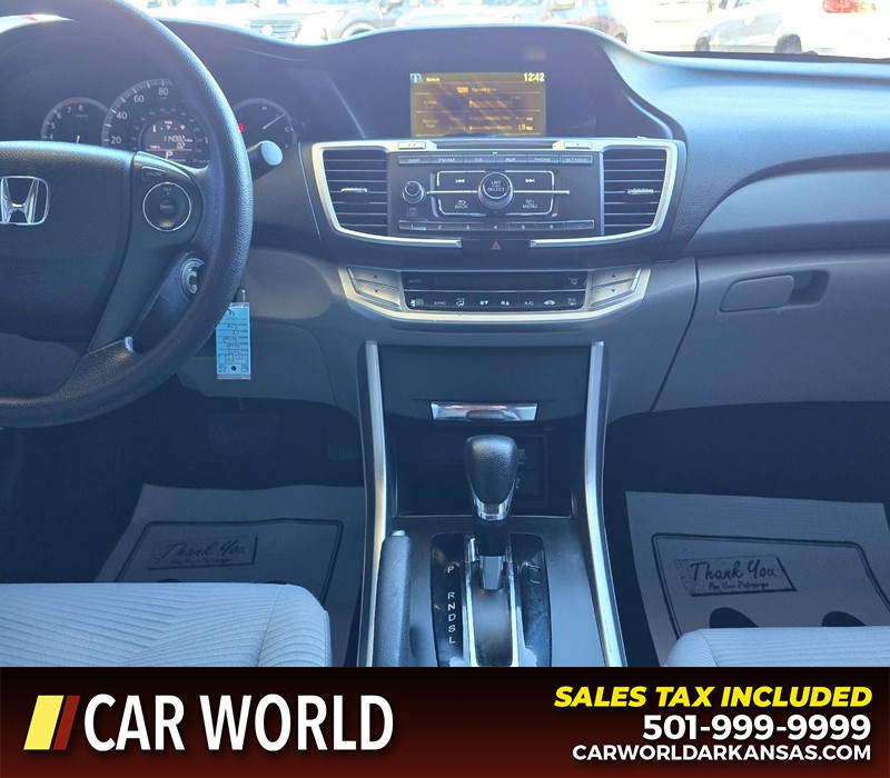 Honda Accord Sedan Vehicle Full-screen Gallery Image 17