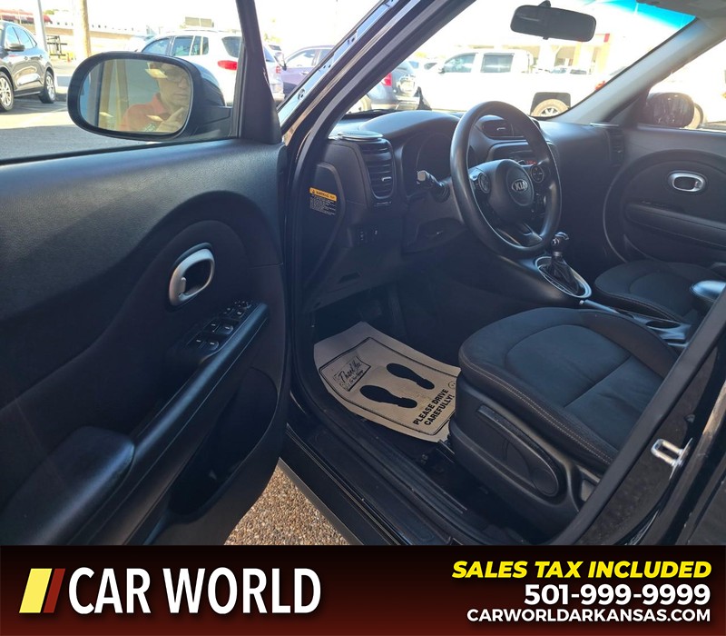 Kia Soul Vehicle Full-screen Gallery Image 7