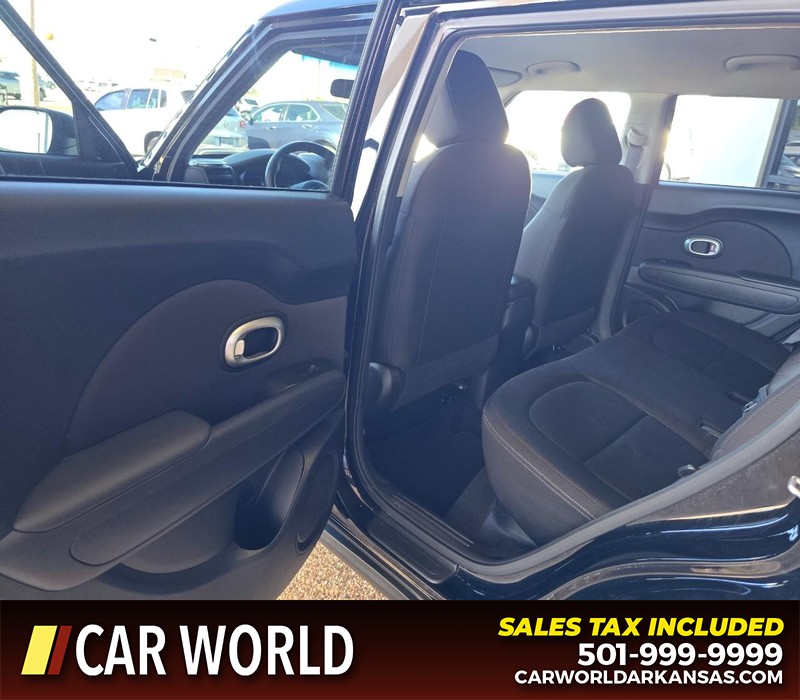 Kia Soul Vehicle Full-screen Gallery Image 9