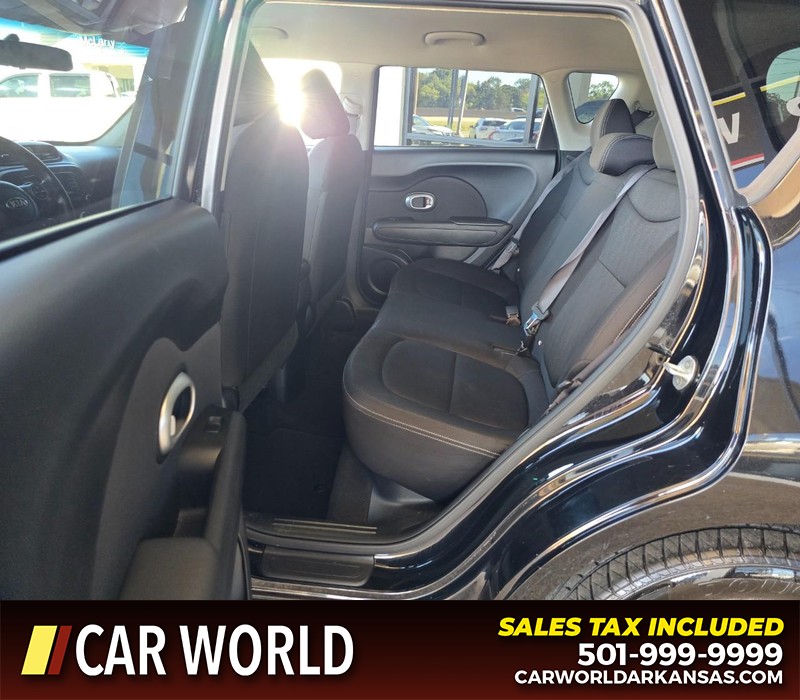 Kia Soul Vehicle Full-screen Gallery Image 10