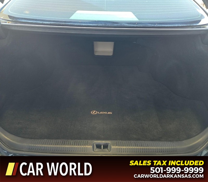 Lexus ES 350 Vehicle Full-screen Gallery Image 14