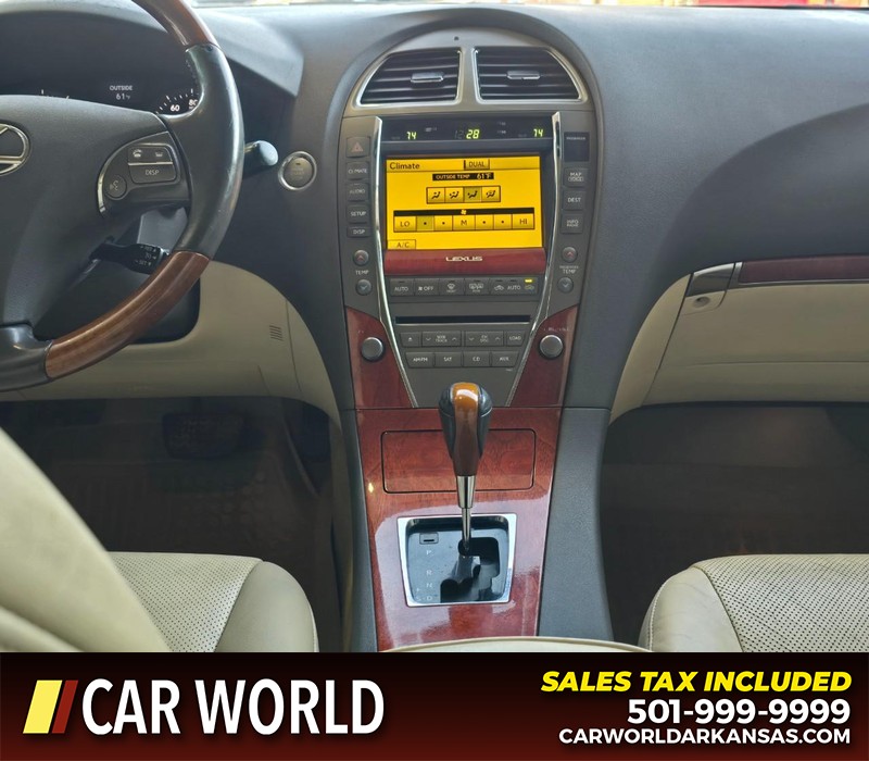 Lexus ES 350 Vehicle Full-screen Gallery Image 18