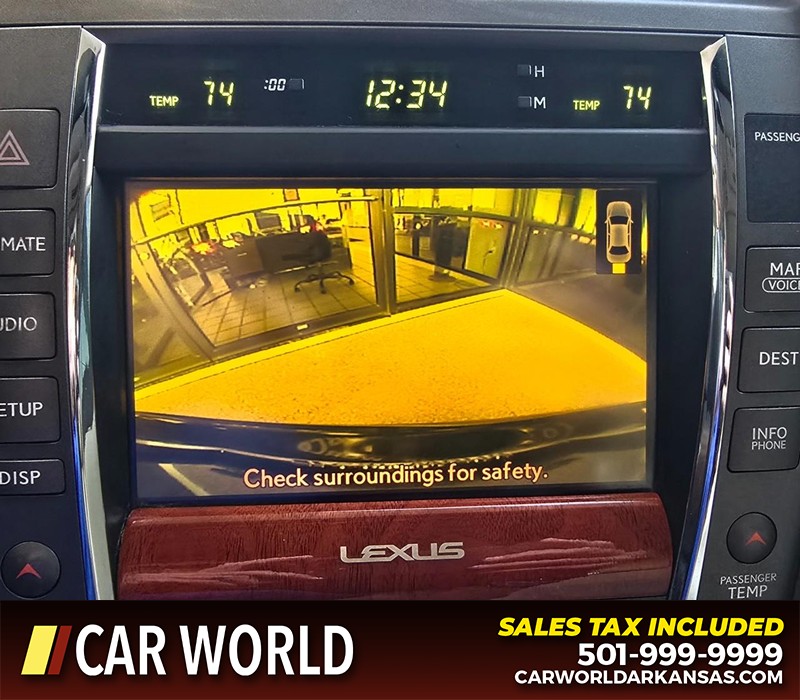 Lexus ES 350 Vehicle Full-screen Gallery Image 19