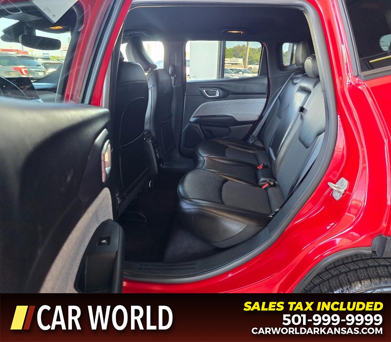 Jeep Compass Vehicle Full-screen Gallery Image 10