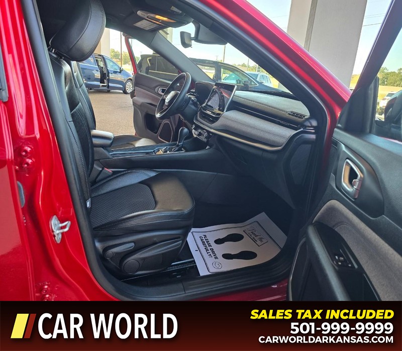 Jeep Compass Vehicle Full-screen Gallery Image 11