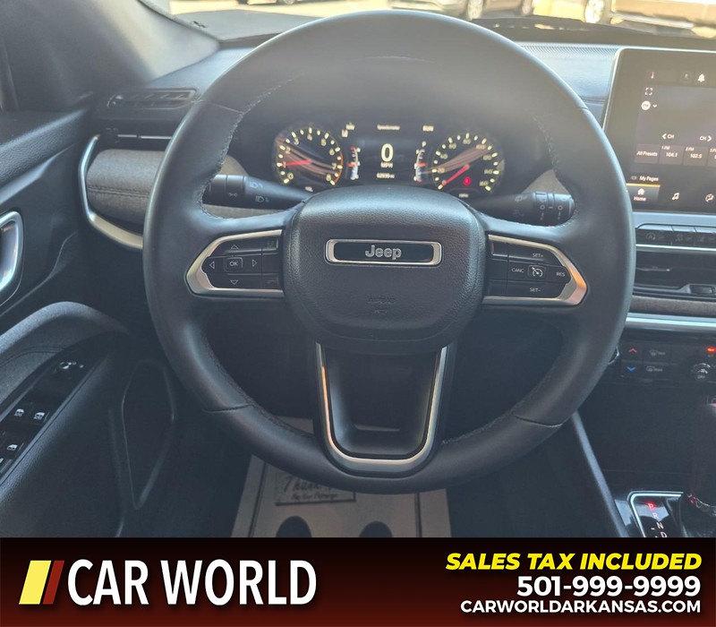Jeep Compass Vehicle Full-screen Gallery Image 15