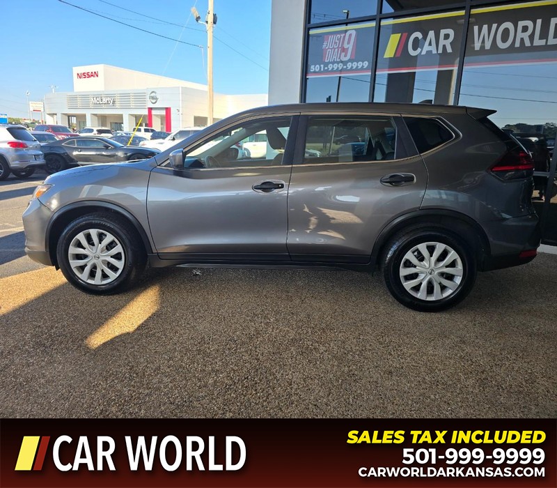 Nissan Rogue Vehicle Full-screen Gallery Image 4