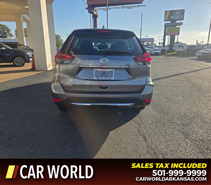Nissan Rogue Vehicle Full-screen Gallery Image 5
