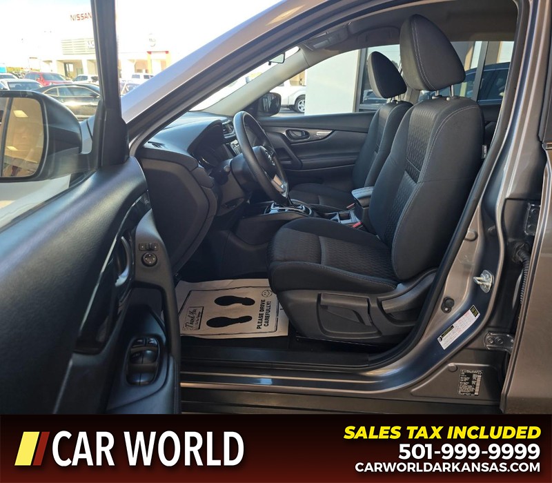 Nissan Rogue Vehicle Full-screen Gallery Image 8