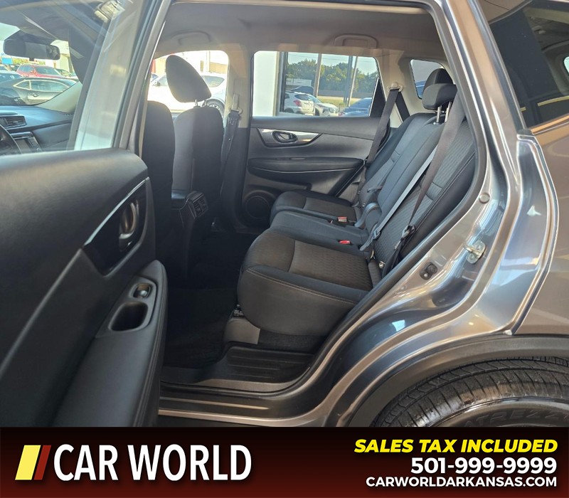 Nissan Rogue Vehicle Full-screen Gallery Image 10