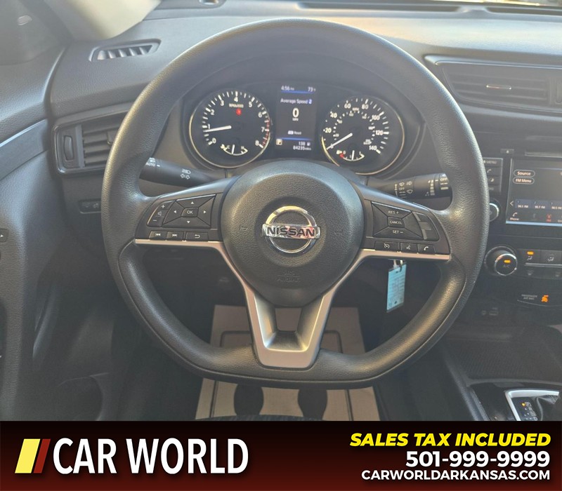 Nissan Rogue Vehicle Full-screen Gallery Image 15
