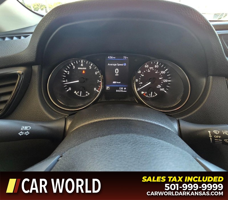 Nissan Rogue Vehicle Full-screen Gallery Image 17