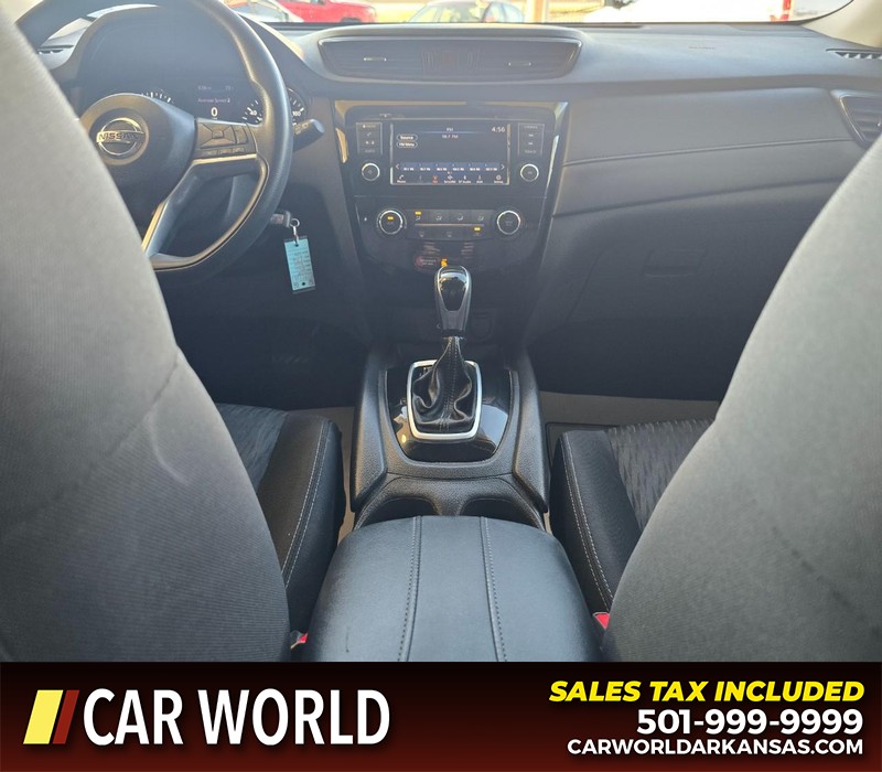 Nissan Rogue Vehicle Full-screen Gallery Image 18