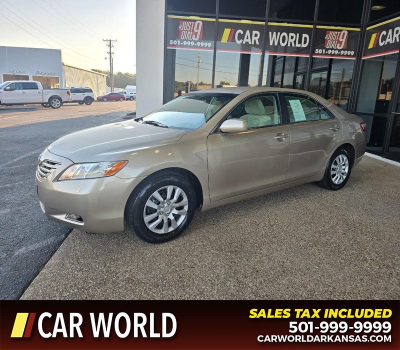Toyota Camry Vehicle Full-screen Gallery Image 3