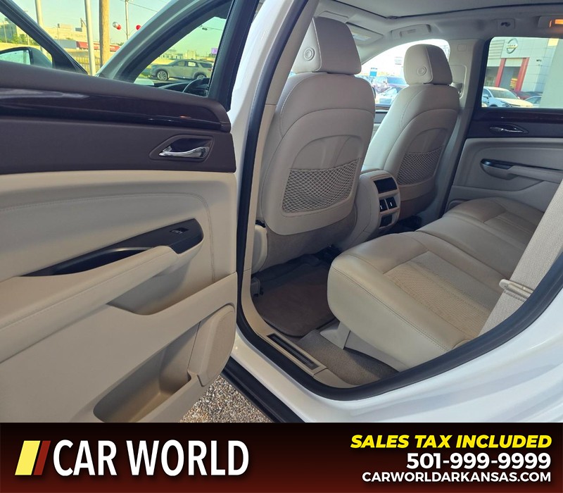 Cadillac SRX Vehicle Full-screen Gallery Image 9