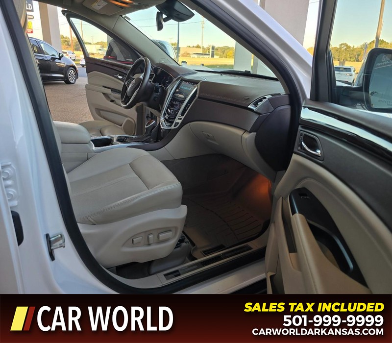 Cadillac SRX Vehicle Full-screen Gallery Image 11