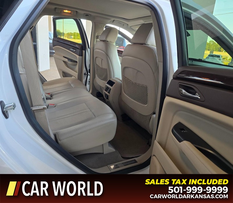 Cadillac SRX Vehicle Full-screen Gallery Image 12